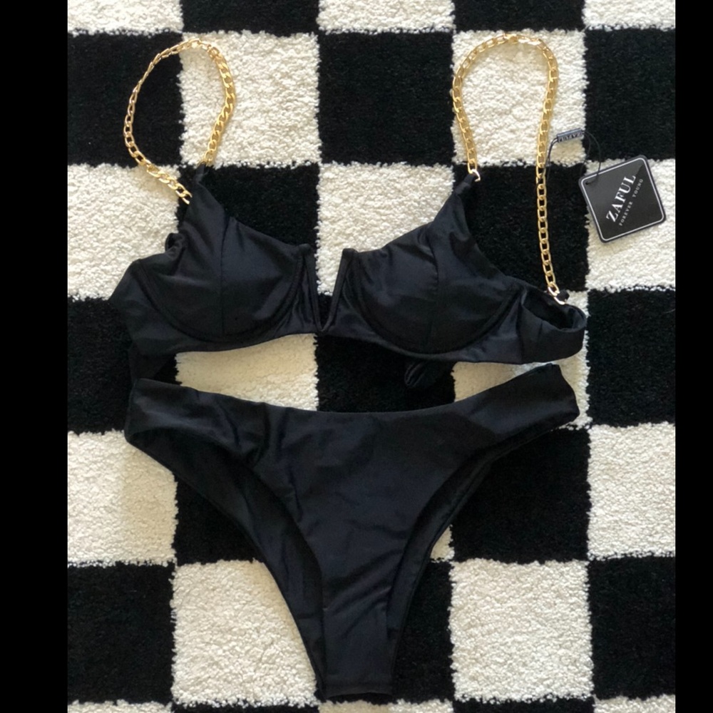 Black bikini